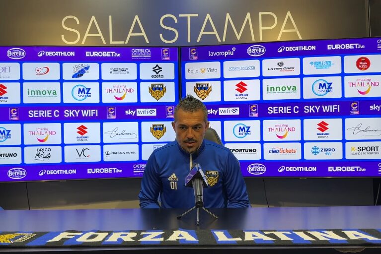 Gennaro Volpe, allenatore del Latina, in conferenza stampa pre Benevento-Latina