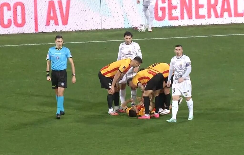 Simonetti infortunio ginocchio Benevento