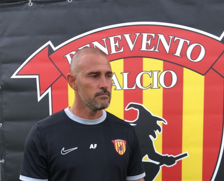 Floro Flores dal ritiro con il Benevento