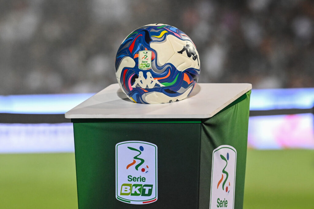 pallone serie b