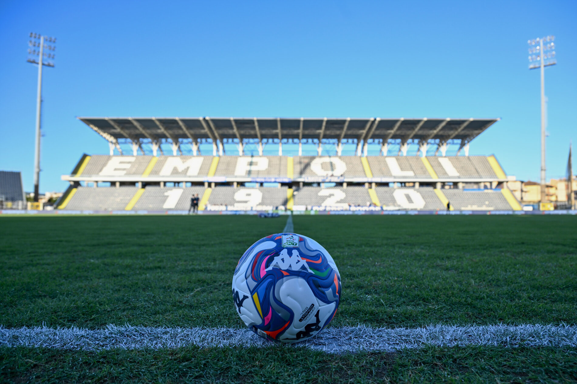 pallone serie b stadio castellani empoli