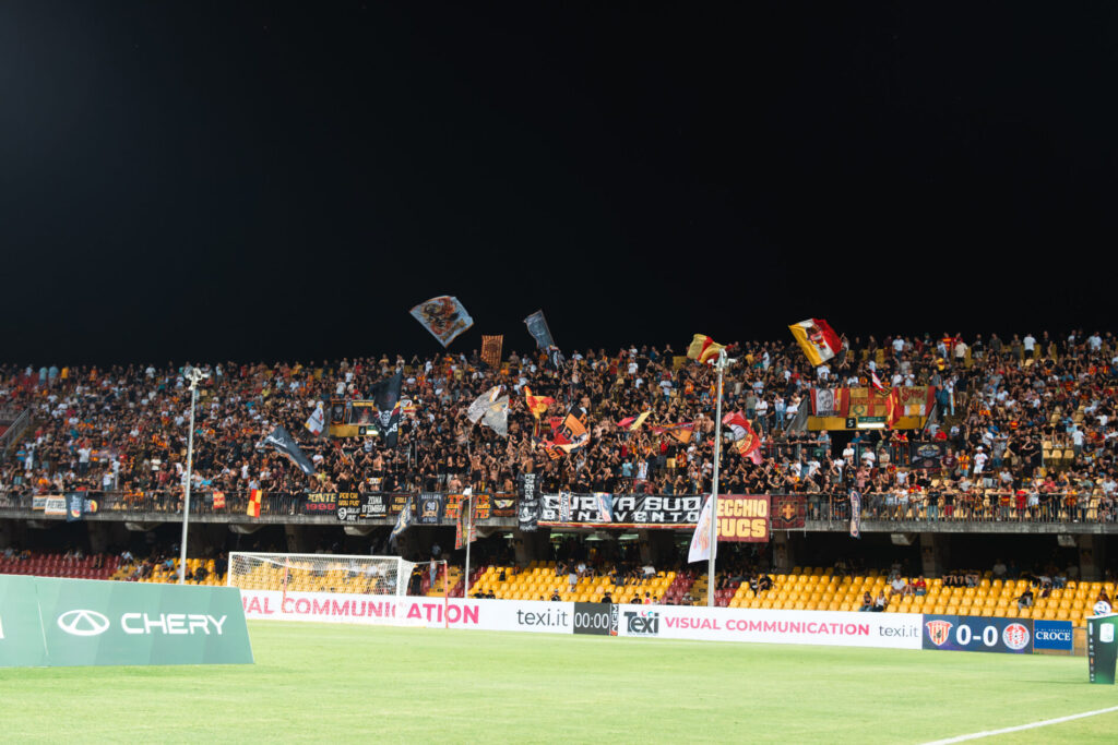 Curva Sud tifosi Benevento