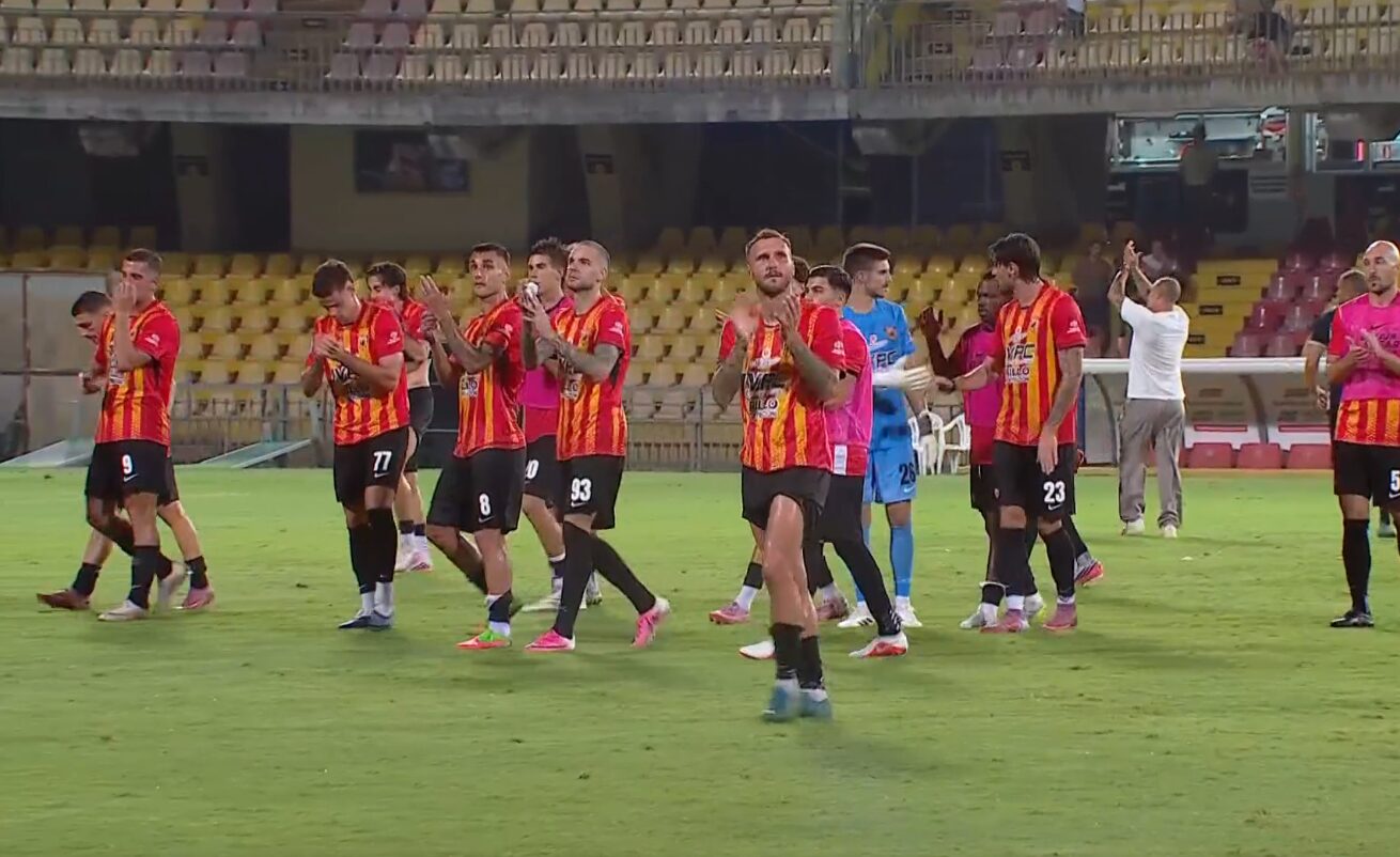 Benevento curva tifosi squadra