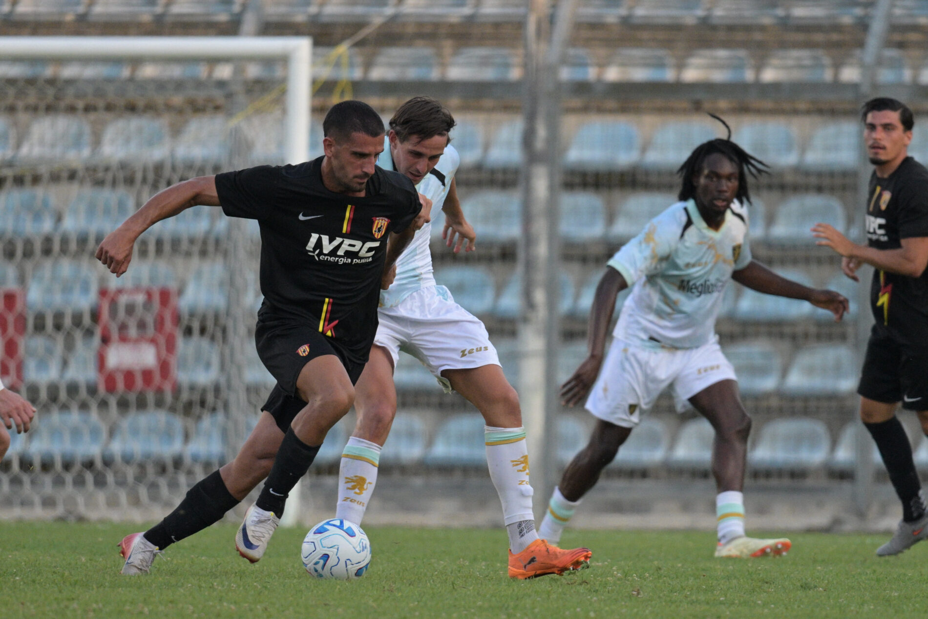 Salvemini amichevole Frosinone-Benevento