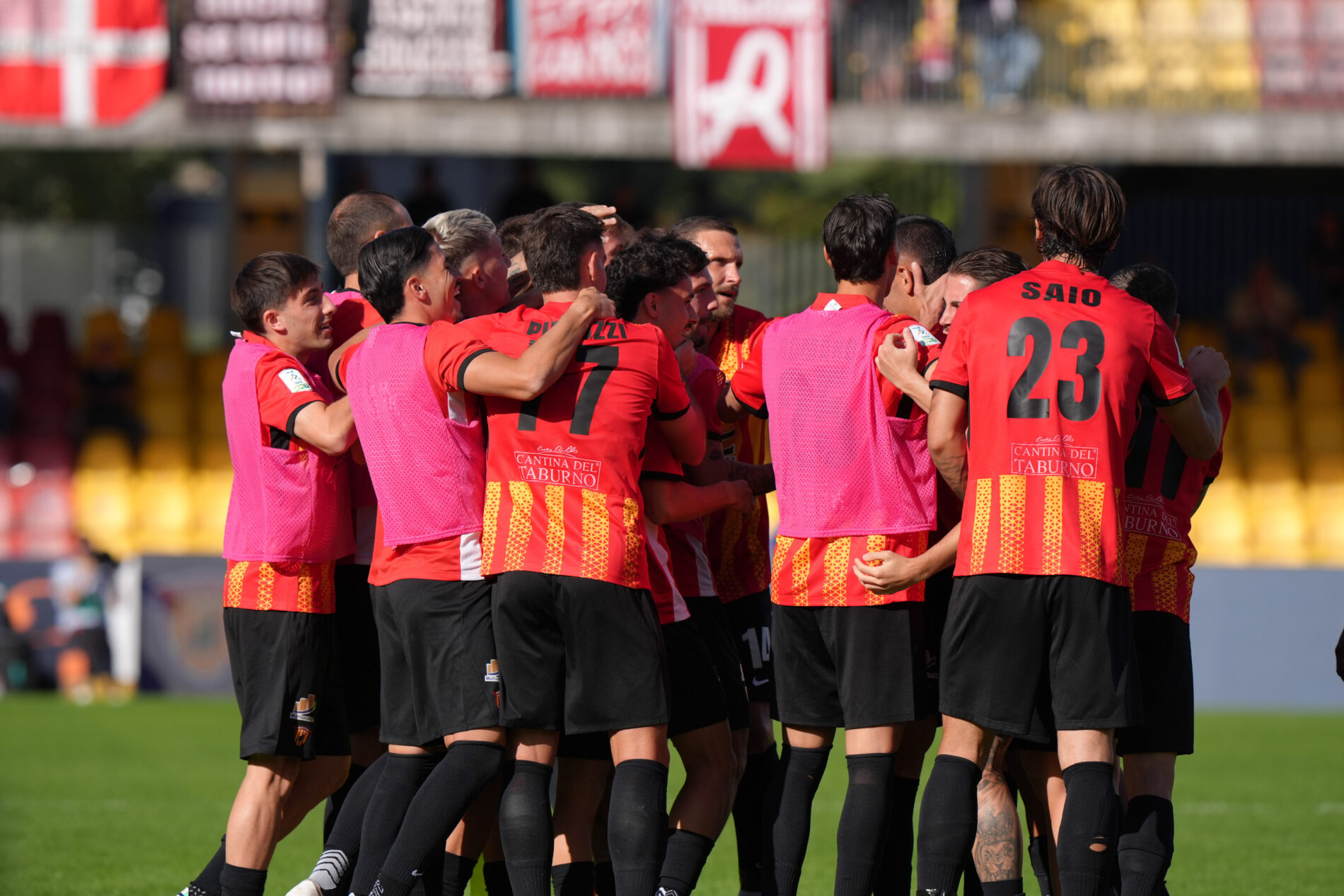 Benevento, da martedì testa all’Arezzo: occhi puntati su Sernicola, nessun problema per Okereke